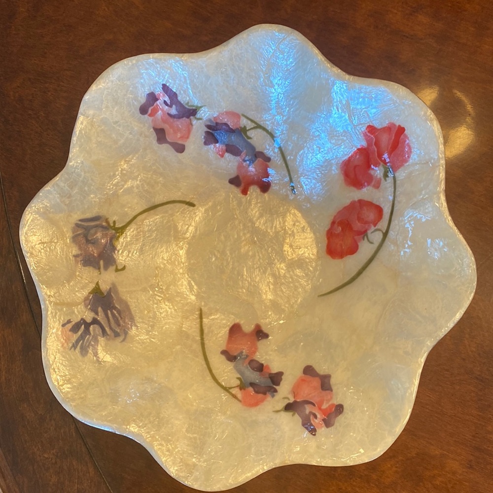 NWT Capiz Shell Decorative or Small Salad Bowl made in the Philippines.